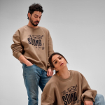Sudadera de algodón orgánico unisex oversize 340g/m² Whitehaven color marrón claro vista de ambiente