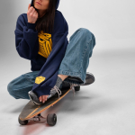 Sudadera algodón y poliéster reciclado unisex oversize 340g/m²Ericeira color azul marino segunda vista de ambiente