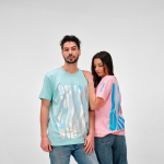 Camiseta de algodón orgánico unisex corte regular 165g/m² Copacabana color verde claro segunda vista de ambiente
