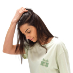 Camiseta de algodón orgánico unisex corte regular 165g/m² Copacabana color verde pastel segunda vista de ambiente