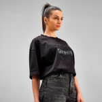 Camiseta de algodón orgánico unisex con corte oversize 240g/m² Paloma color negro tercera vista de ambiente