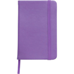 Libreta de PU reciclado con cierre elástico A5 y hojas a rayas color violeta primera vista