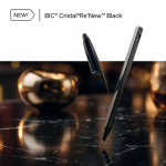 Bolígrafo metálico con recargas y escritura negra Cristal® Re’New Black BIC®
