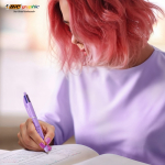 Bolígrafo de plástico con acabado pastel y tinta de 4 colores BIC®
