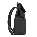 Mochila de cuero sintético con solapa ideal para portátiles de 16” color negro tercera vista