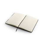 Cuaderno con tapa dura de bambú y RPET con cierre A5 hojas a rayas color negro tercera vista