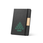 Cuaderno con tapa dura de bambú y RPET con cierre A5 hojas a rayas color negro imagen con logo