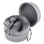 Almohada de viaje de espuma viscoelástica con funda fácil de guardar color gris cuarta vista