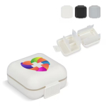 Pastillero de plástico compacto con múltiples compartimentos
