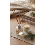 Set aromático con difusor en vidrio y vela de aroma de vainilla color beige segunda vista bodegón 2