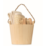 Set de baño en cubo de madera con accesorios de cuidado corporal color madera decima vista