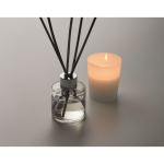 Set aromático con difusor de fragancia y vela de cera vegetal color blanco vista fotografía tercera vista