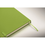 Libreta de tapa rígida de piel sintética reciclada A5 hojas a rayas color verde lima vista fotografía cuarta vista