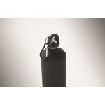 Botella de acero inox. reciclado con acabado engomado y mosquetón 750ml color negro vista fotografía tercera vista