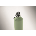 Botella de acero inox. reciclado con acabado engomado y mosquetón 750ml color verde menta vista fotografía tercera vista
