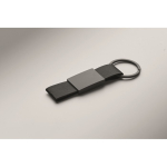 Set de regalo con bolígrafo de aluminio reciclado y llavero de PU color negro vista fotografía cuarta vista
