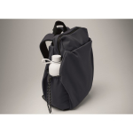 Mochila para portátil de nylon repelente al agua y compatible con 16” color azul marino vista fotografía cuarta vista