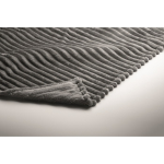 Manta de forro polar a rayas con cinta y tarjeta kraft 450g/m² color gris oscuro vista fotografía tercera vista