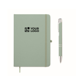 Set de libreta de PU formato A5 con bolígrafo azul y hojas a rayas color verde menta vista de impresión