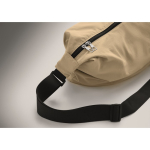 Bolsa bandolera urbana de nylon repelente al agua con correa ajustable color caqui vista fotografía tercera vista