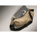Bolsa bandolera urbana de nylon repelente al agua con correa ajustable color caqui vista fotografía cuarta vista