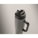 Vaso térmico de acero inox. reciclado antifugas con asa y pajita 900ml color gris vista fotografía tercera vista