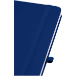 Cuaderno con tapa dura de piel sintética A5 hojas a rayas color azul marino vista detalle 1