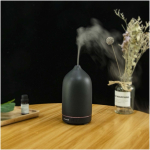 Humidificador con luz LED 7 colores y temporizador Prixton color negro imagen de estilo de vida 2