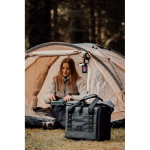 Nevera portátil con cierre enrollable y aislante Nordic Drift 22L color negro vista de ambiente 2