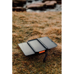 Powerbank solar plegable con carga rápida Nordic Drift Titan 10000mAh color negro vista de ambiente 3