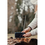 Radio de emergencia con powerbank Nordic Drift Titan 4000mAh color negro vista de ambiente