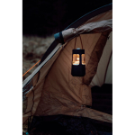 Linterna camping con altavoz y carga USB-C Nordic Drift Everest 10W color negro vista de ambiente 2