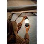 Linterna de camping recargable con manivela 300lm Nordic Drift Everest color negro vista de ambiente
