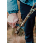 Cuchillo plegable de acero inoxidable Nordic Drift Adventure color negro vista de ambiente