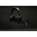 Auriculares supraaurales plegables con batería extraíble USB-C color negro vista de ambiente