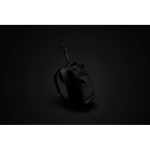 Mochila de viaje con ruedas 2 en 1 para portátil Swiss Peak 39L color negro vista de ambiente