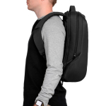 Mochila para portátil con acceso rápido y asa superior 16” Incase Icon color negro vista 16