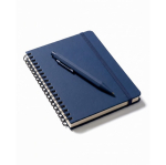 Set de bolígrafo de aluminio tinta azul y libreta PU A5 hojas a rayas color azul marino vista detalle 6