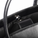Bolso premium de piel sintética con cierre magnético 520 g/m² color negro tercera vista