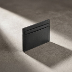 Tarjetero slim de cuero sintético con 3 compartimentos independientes color negro quinta vista