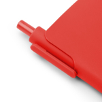 Libreta de tapa rígida de polipiel con bolígrafo tinta azul A6 hojas a rayas color rojo vista detalle 2