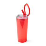 Vaso translúcido con pajita, asa abatible y sistema antigoteo 670ml color rojo primera vista de uso