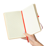 Libreta con tapa rígida de kraft con goma elástica A5 hojas a rayas color rojo sexta vista