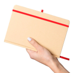 Libreta con tapa rígida de kraft con goma elástica A5 hojas a rayas color rojo séptima vista