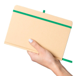 Libreta con tapa rígida de kraft con goma elástica A5 hojas a rayas color verde tercera vista