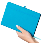 Libreta tapa de PU reciclado con marcapáginas A5 y hojas a rayas color azul claro tercera vista