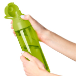 Botella de tritán resistente con cierre de clic y asa superior 750ml color verde cuarta vista