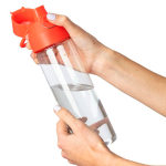 Botella de tritán transparente tapa de color y cierre de clic 750ml color rojo tercera vista