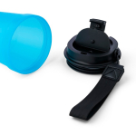 Vaso de plástico transparente con tapa de rosca y cordón de muñeca 350ml color azul claro quinta vista