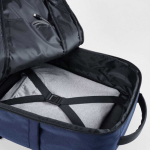 Mochila de cabina de plástico reciclado resistente al agua de 17” color azul marino segunda vista de detalle